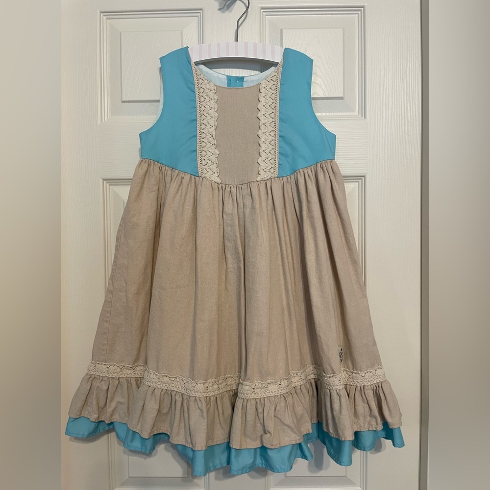Bourgeois Bebe linen and lace dress - Size 7-8